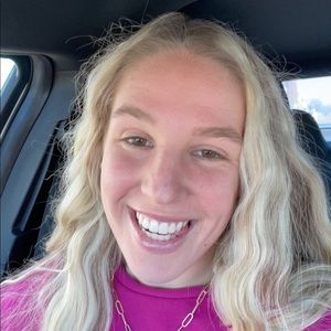 Meet your Posher, Abby